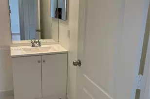 8842 W Flagler St, Miami, FL 33174 - Photo 17