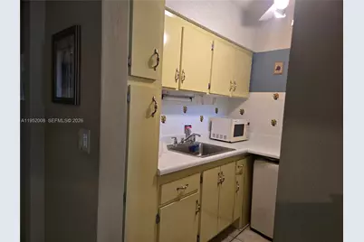 900 SW 11th Ave #12A, Hallandale Beach, FL 33009 - Photo 5