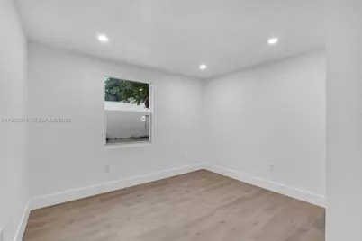 75 NW 160th St, Miami, FL 33169 - Photo 15