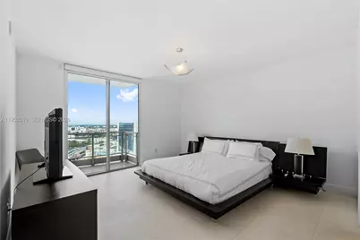 90 SW 3rd St #3609, Miami, FL 33130 - Photo 15