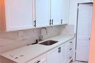 824 SW 12th Ct, Fort Lauderdale, FL 33315 - Photo 5