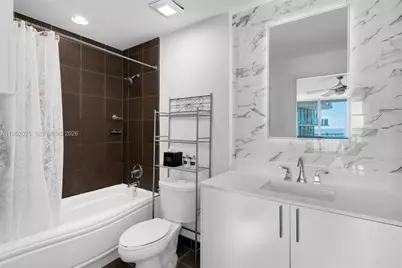 300 S Biscayne Blvd #L-410, Miami, FL 33131 - Photo 21