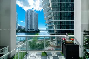 300 S Biscayne Blvd, Miami, FL 33131 - Photo 25