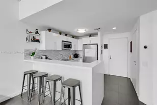 300 S Biscayne Blvd, Miami, FL 33131 - Photo 9