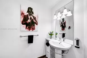 300 S Biscayne Blvd, Miami, FL 33131 - Photo 23