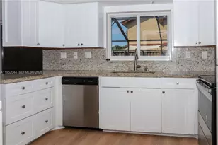 8320 SW 39th Ct, Davie, FL 33328 - Photo 19