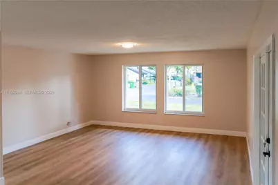 8320 SW 39th Ct, Davie, FL 33328 - Photo 7