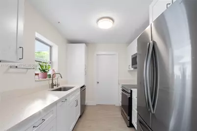 230 NW 39th Ct, Deerfield Beach, FL 33064 - Photo 7