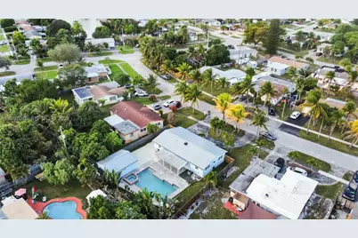 230 NW 39th Ct, Deerfield Beach, FL 33064 - Photo 27