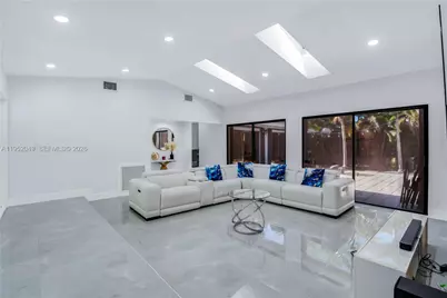 4500 NW 113th Ter, Coral Springs, FL 33065 - Photo 5