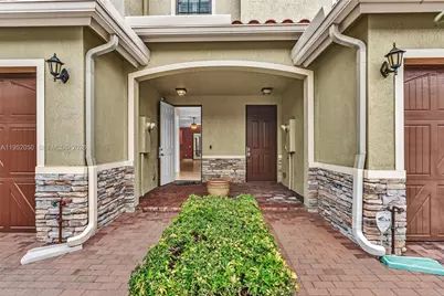 10865 NW 72nd Pl, Parkland, FL 33076 - Photo 3