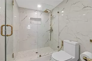 3500 Mystic Pointe Dr, Aventura, FL 33180 - Photo 13