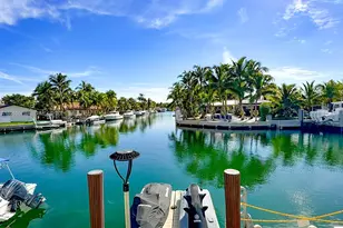 2430 NE 135th St, North Miami, FL 33181 - Photo 27