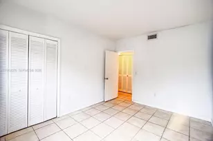 2430 NE 135th St, North Miami, FL 33181 - Photo 13