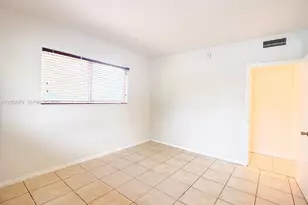 2430 NE 135th St, North Miami, FL 33181 - Photo 15