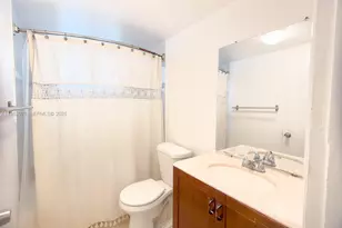 2430 NE 135th St, North Miami, FL 33181 - Photo 17