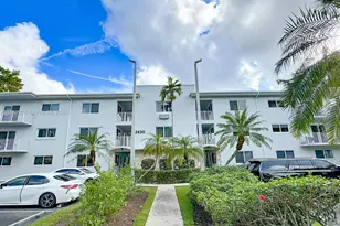 2430 NE 135th St, North Miami, FL 33181 - Photo 3