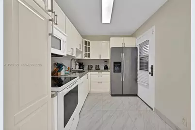 3101 N Country Club Dr #105, Aventura, FL 33180 - Photo 19