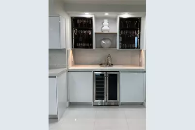 5701 Collins Ave #1221, Miami Beach, FL 33140 - Photo 9