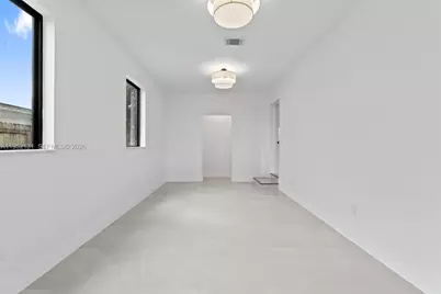 6950 W 10th Ave, Hialeah, FL 33014 - Photo 33