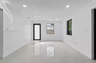 6950 W 10th Ave, Hialeah, FL 33014 - Photo 15