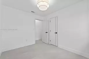 6950 W 10th Ave, Hialeah, FL 33014 - Photo 27