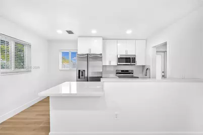 1401 N 70th Ter, Hollywood, FL 33024 - Photo 13