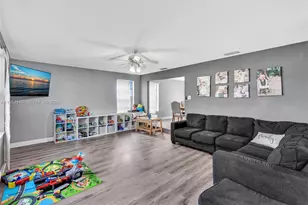 821 Somerset Ave, Davie, FL 33325 - Photo 5