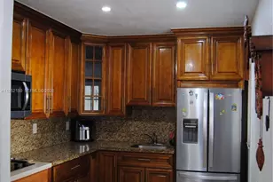 6320 NW 40th St, Virginia Gardens, FL 33166 - Photo 7