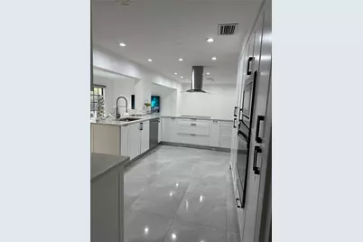 10153 SW 51st St, Cooper City, FL 33328 - Photo 5
