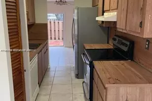 879 NW 81st Way, Plantation, FL 33324 - Photo 7