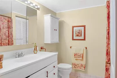 17800 N Bay Rd #605, Sunny Isles Beach, FL 33160 - Photo 23