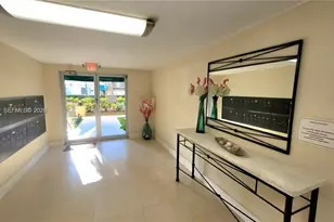 9360 Fontainebleau Blvd, Miami, FL 33172 - Photo 15