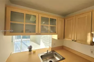 9360 Fontainebleau Blvd, Miami, FL 33172 - Photo 7