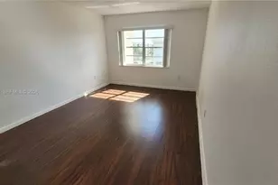 9360 Fontainebleau Blvd, Miami, FL 33172 - Photo 9