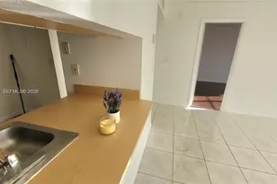 9360 Fontainebleau Blvd, Miami, FL 33172 - Photo 5