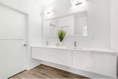 1123 NE 23rd Ter, Pompano Beach, FL 33062 - Photo 15