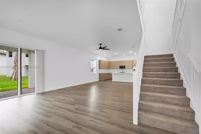 4422 SW 122nd Way, Davie, FL 33330 - Photo 9