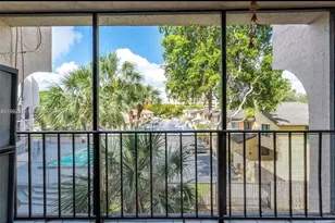 9678 Fontainebleau Blvd, Miami, FL 33172 - Photo 17