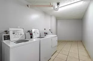 9678 Fontainebleau Blvd, Miami, FL 33172 - Photo 19