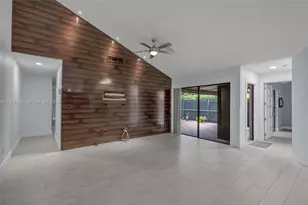 1050 Summit Trail Cir, West Palm Beach, FL 33415 - Photo 9