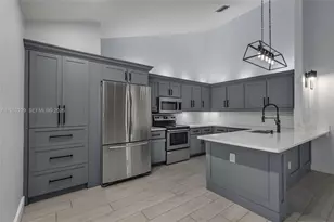 1050 Summit Trail Cir, West Palm Beach, FL 33415 - Photo 7