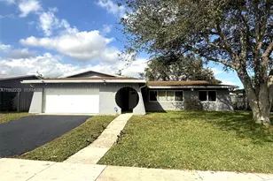9511 NW 8th St, Pembroke Pines, FL 33024 - Photo 1