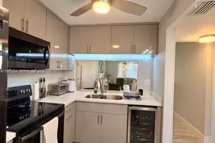 10405 Sunrise Lakes Blvd, Sunrise, FL 33322 - Photo 9