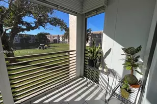 10405 Sunrise Lakes Blvd, Sunrise, FL 33322 - Photo 21