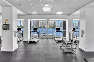 3675 N Country Club Dr, Aventura, FL 33180 - Photo 35