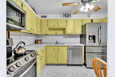 3675 N Country Club Dr #409, Aventura, FL 33180 - Photo 17