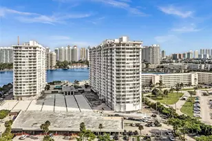 3675 N Country Club Dr, Aventura, FL 33180 - Photo 31