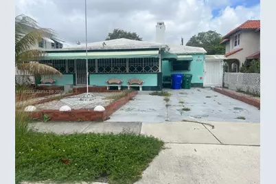 5934 NE 4th Ct, Miami, FL 33137 - Photo 3