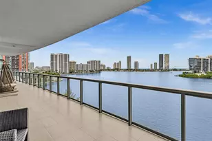 3300 NE 188th St, Aventura, FL 33180 - Photo 15